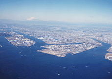 最近の川崎の工場地域の写真(川崎市提供)